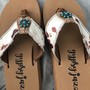 New without tags women’s cowhide flip flops